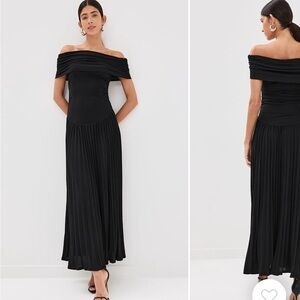 Field of Dreams Elegant Black Off-Shoulder Maxi Dress